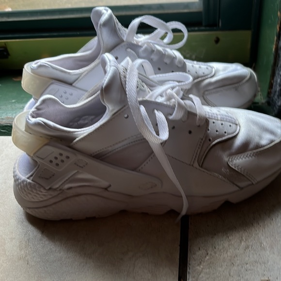 Nike Air Huarache / All White - Picture 3 of 7